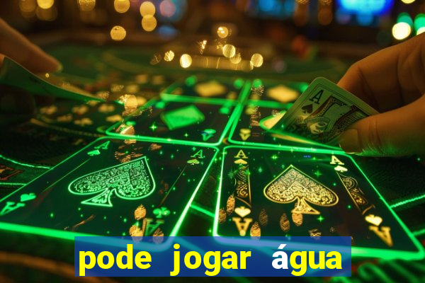 pode jogar água quente no vaso sanitário